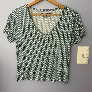 🦋Aeropostale patterned tee🦋